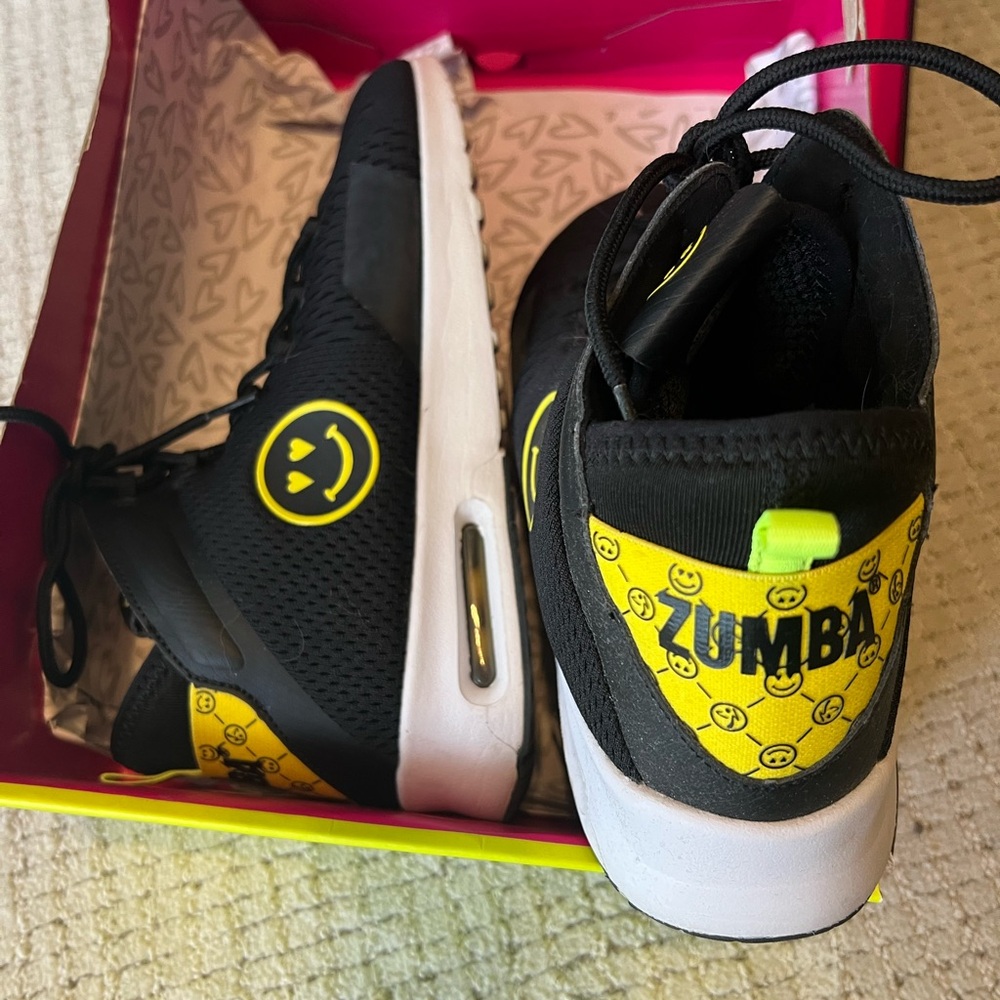 Zumba Air Funk Athletic Shoes Women’s Size 8 Black/Yellow - Picture 9 of 12